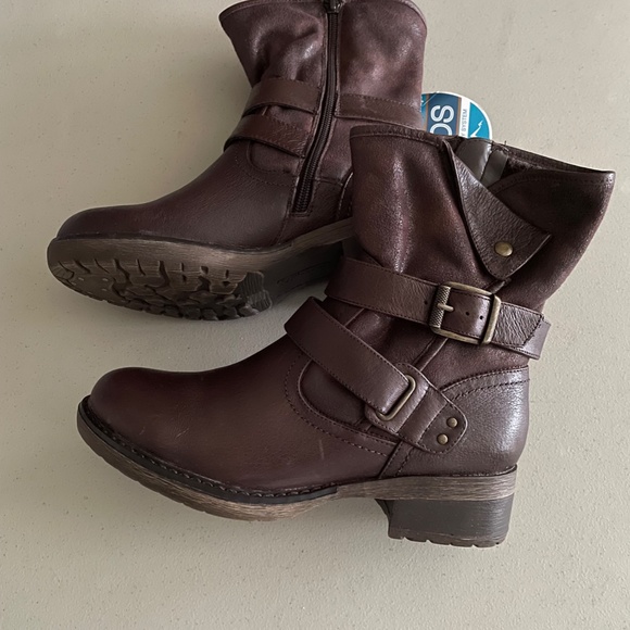 NIB Baretraps Hailie Boots Dark Brown Size Womens 6.5M - Picture 2 of 4
